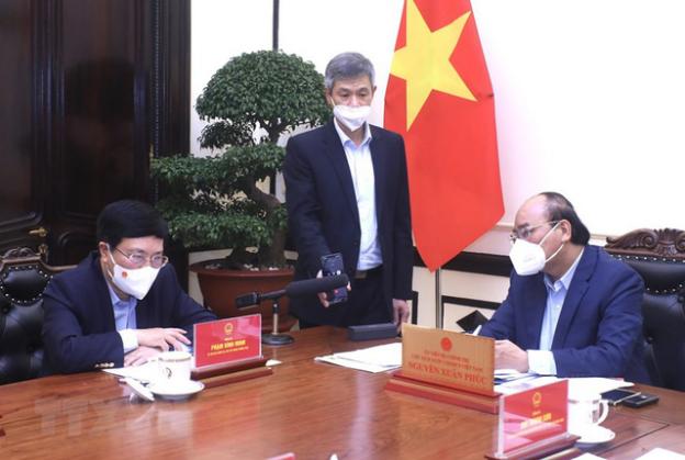 photo-1646646747376 photo-1646646747376