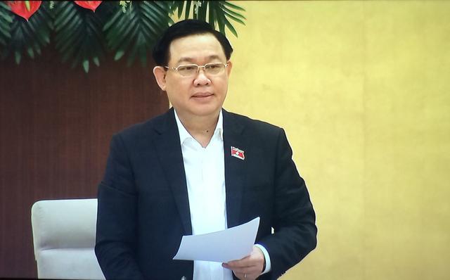 photo-1652324125015 photo-1652324125015