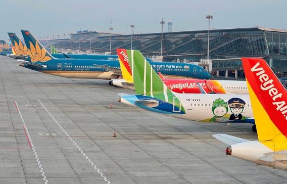 Máy bay của các hãng hàng không tại sân bay Nội Bài. (Ảnh: CTV/Vietnam+)