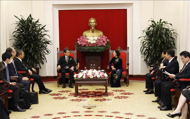 越共中央政治局委员、中央组织部部长张氏梅会见日本国际协力银行领导