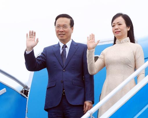 越南国家主席武文赏启程赴美国出席2023年APEC会议- Ảnh 1.