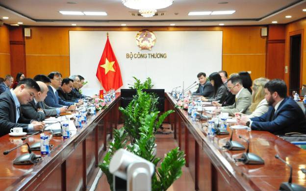 越南美国推动经贸、投资合作