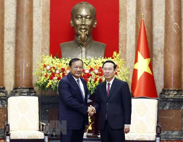 越南国家主席武文赏会见柬埔寨副首相兼外交与国际合作大臣布拉索昆 - Ảnh 1.