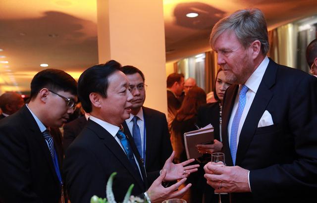 越南政府副总理陈红河会见荷兰国王和联合国秘书长 - Ảnh 1.