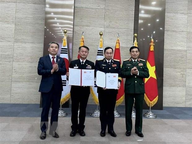 越南韩国加强防务合作 - Ảnh 2.