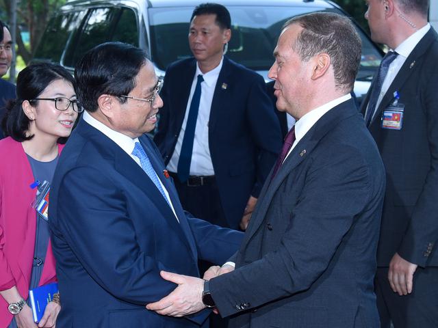政府总理范明正：越南重视发展与俄罗斯的传统友谊和全面战略伙伴关系 - Ảnh 1.