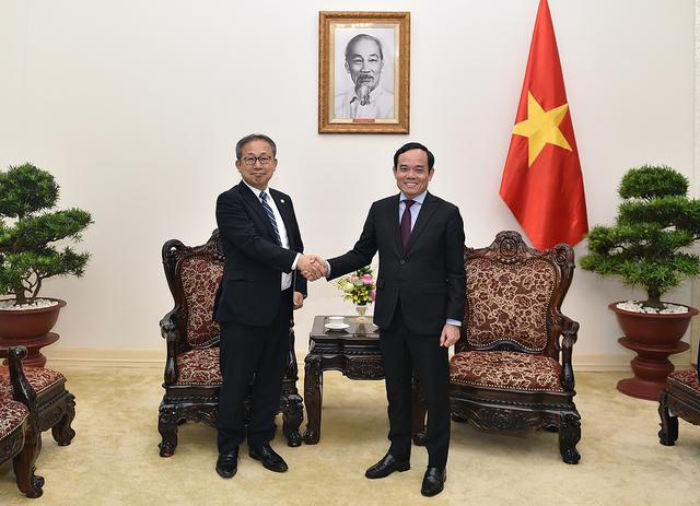 越南政府副总理陈流光会见日本驻越南大使 - Ảnh 1.