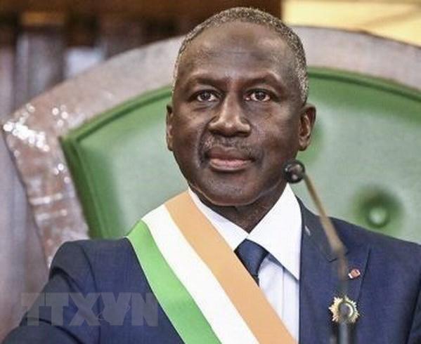 photo-1686650819756 photo-1686650819756