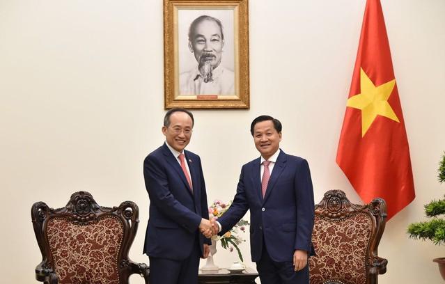 photo-1687510525740 photo-1687510525740