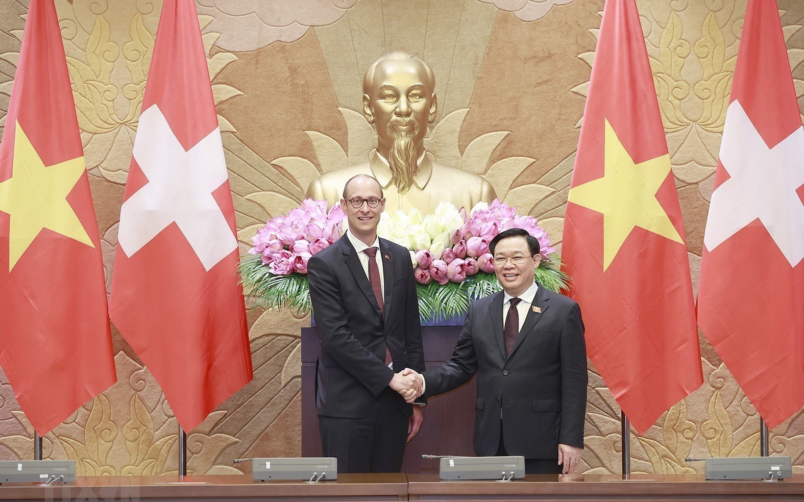 越南重视与瑞士的传统友谊合作关系