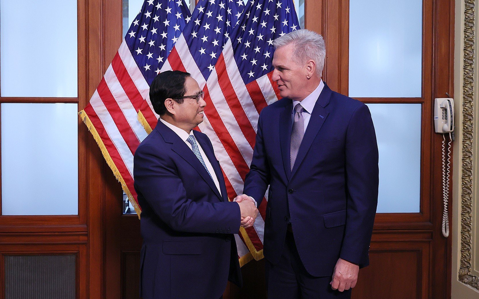 范明正总理会见美国众议院议长