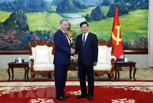 越南公安部长苏林访问老挝 - Ảnh 1.