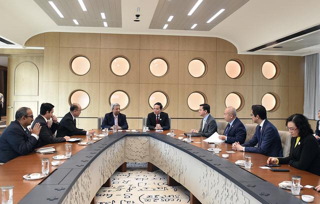 photo-1705045213778 photo-1705045213778