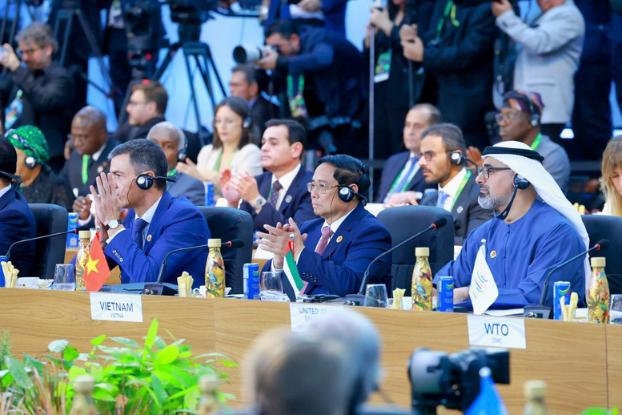 photo-1732025148024 photo-1732025148024