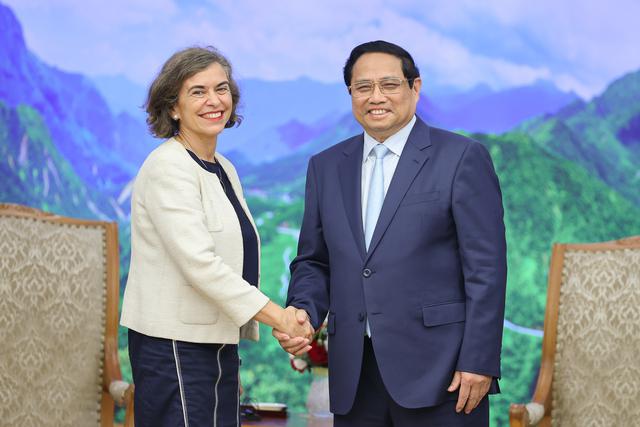 越南政府总理范明正会见西班牙新任驻越南大使- Ảnh 1.