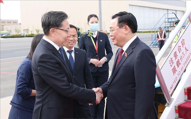 国会主席王廷惠抵达北京 开始访华之行