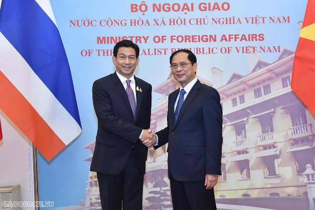 裴青山部长对泰国进行正式访问- Ảnh 1. Bộ trưởng Ngoại giao Bùi Thanh Sơn thăm chính thức Thái Lan