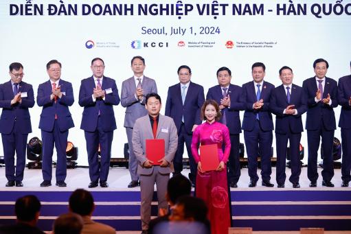 政府总理范明正出席越南韩国企业论坛- Ảnh 3.
