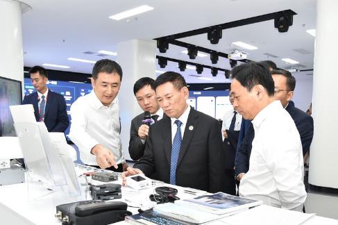 越南政府副总理胡德福会见中国广西壮族自治区党委书记刘宁- Ảnh 4. 越南政府副总理胡德福会见中国广西壮族自治区党委书记刘宁- Ảnh 4.