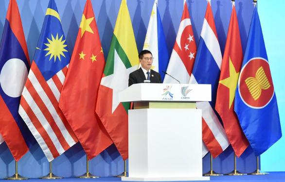 photo-1727232603240 photo-1727232603240