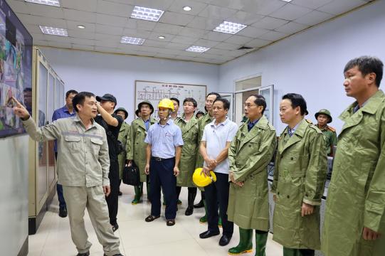 photo-1725875979634