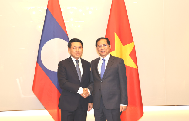 photo-1735741676356 photo-1735741676356