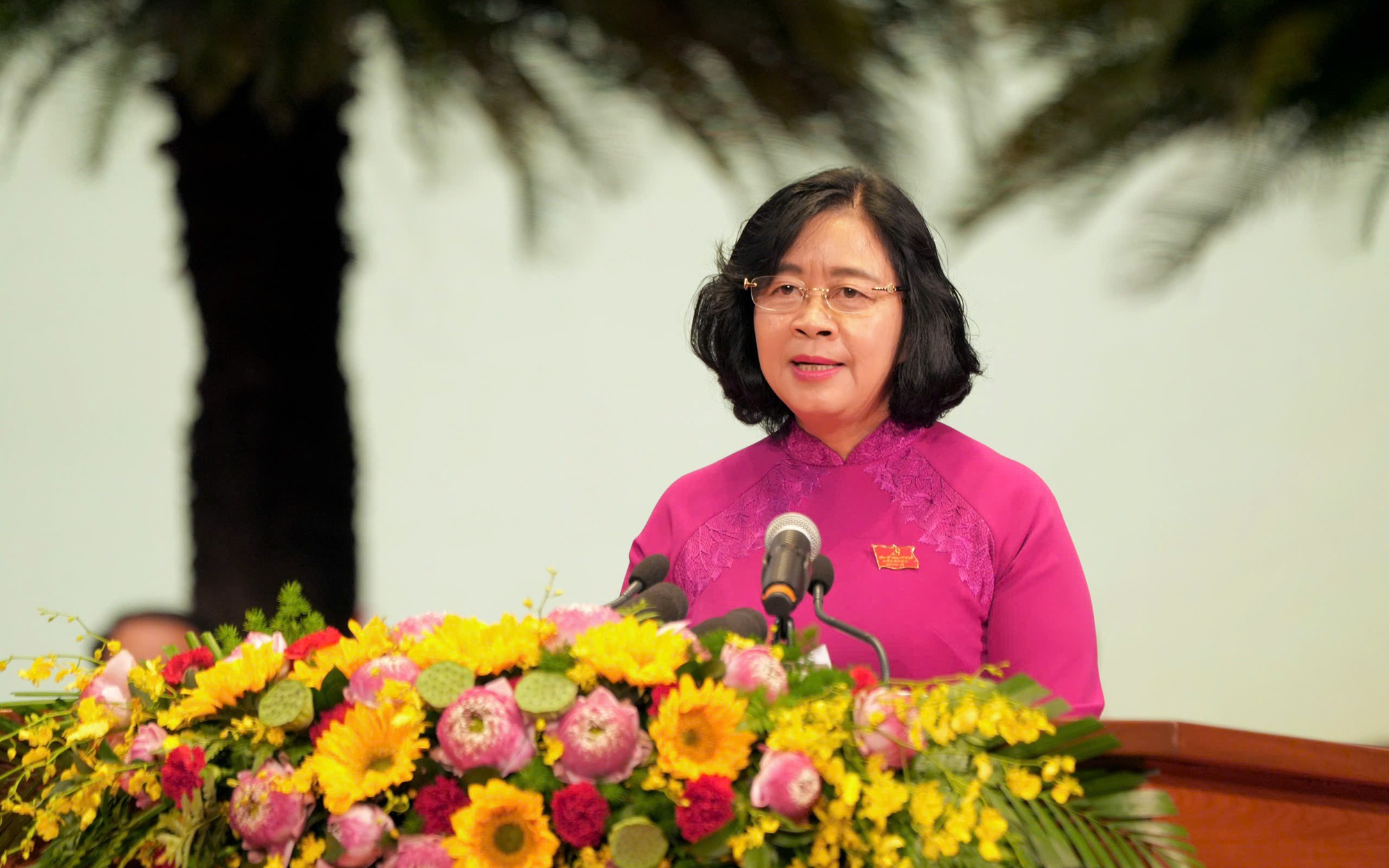 裴氏明怀同志再次当选第18届河内市委书记