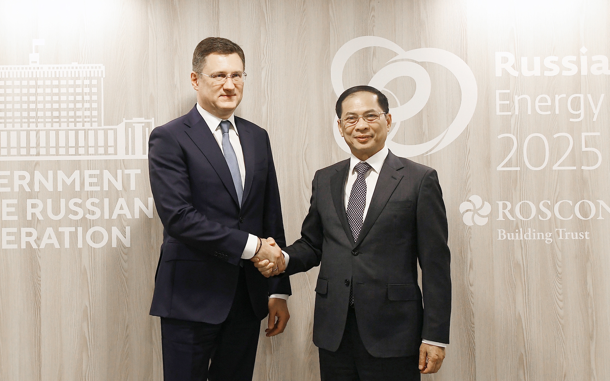 越南政府副总理裴青山会见俄罗斯副总理亚历山大·诺瓦克