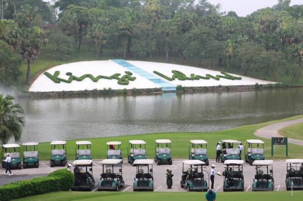 photo-1761817304419 photo-1761817304419