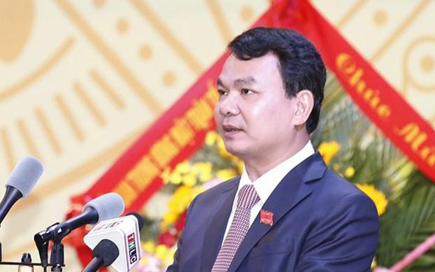 https://bcp.cdnchinhphu.vn/359255642496790528/2025/10/6/photo-1759741281230-17597412818361657831119-0-0-389-622-crop-1759741302492168407362.jpg