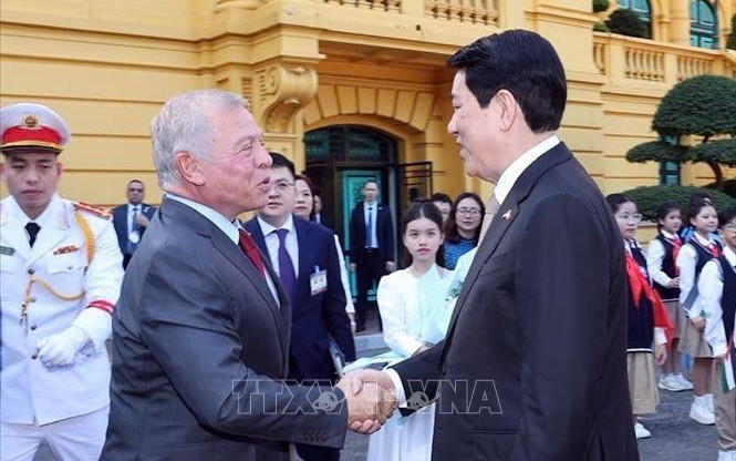 越南国家主席梁强主持仪式，欢迎约旦国王正式访问越南