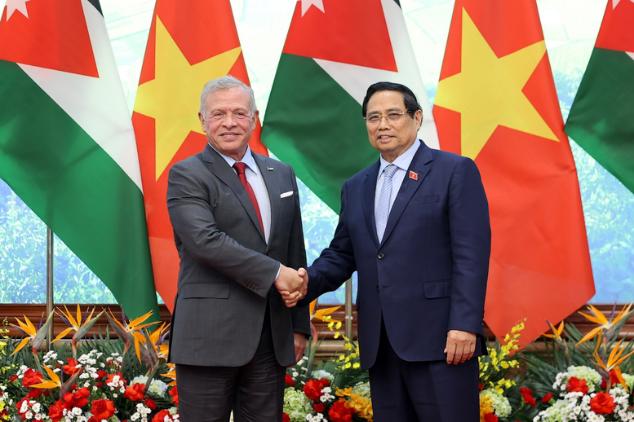 photo-1762990310065 photo-1762990310065