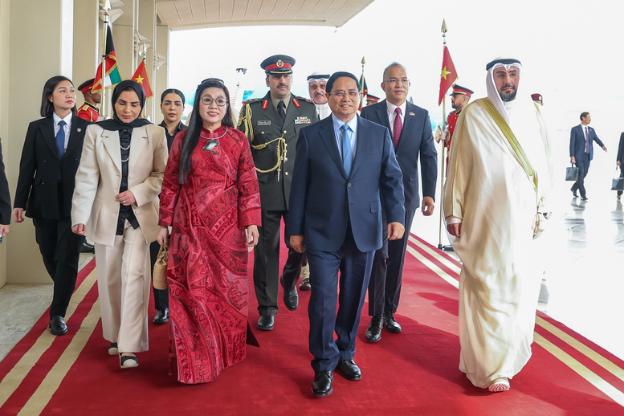 photo-1763300576170 photo-1763300576170