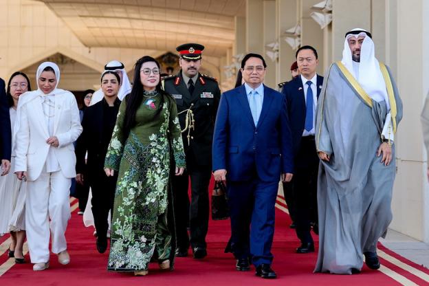 photo-1763461331336 photo-1763461331336