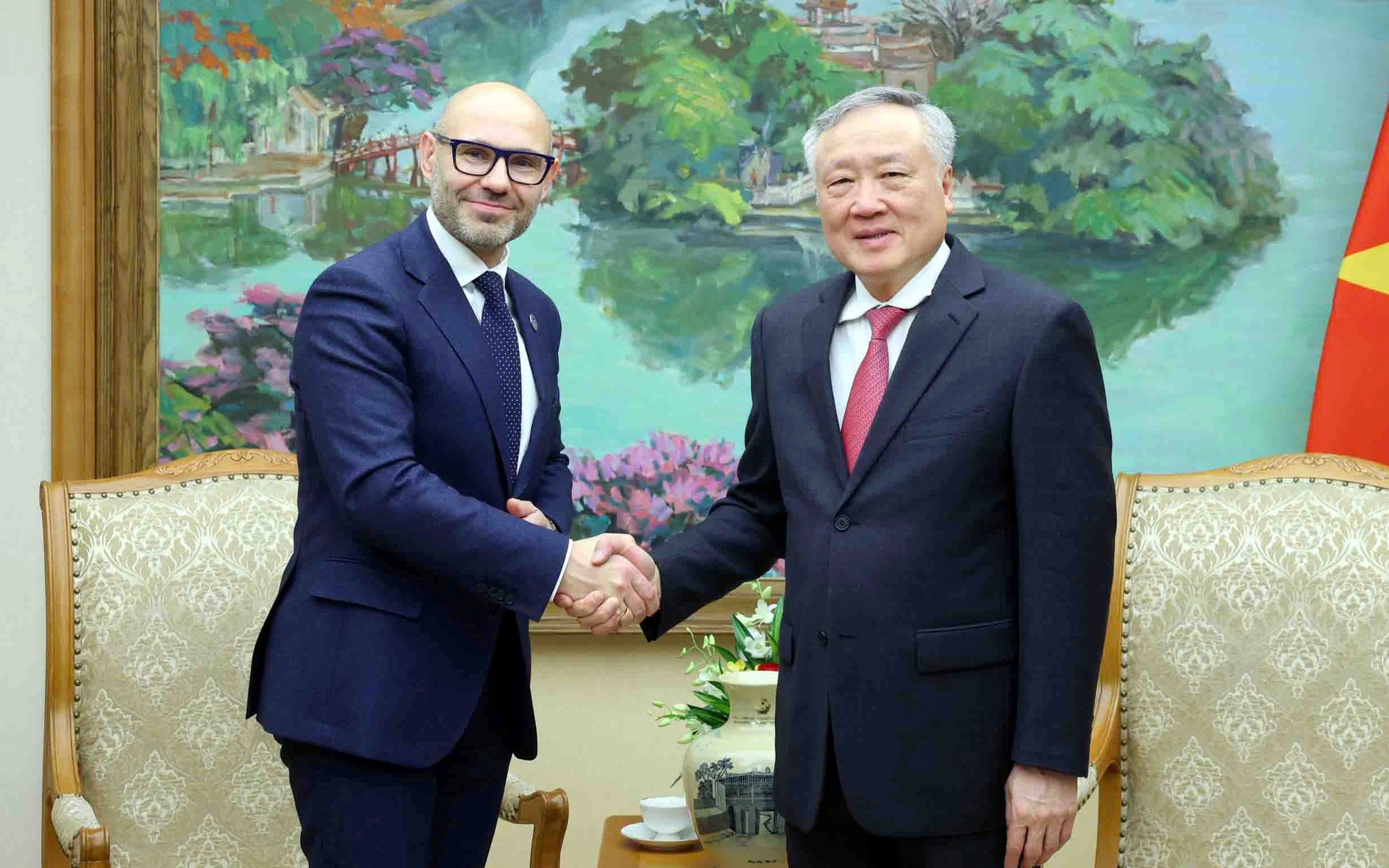 政府常务副总理阮和平会见常设仲裁法院(PCA)秘书长马辛·切佩拉