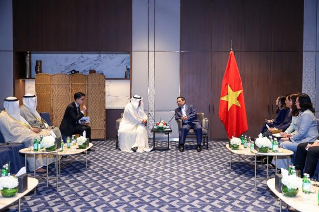 photo-1763539648369 photo-1763539648369