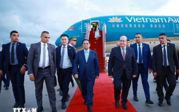 越南政府总理范明政开始对阿尔及利亚进行正式访问