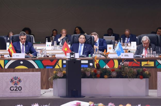 photo-1763921579192 photo-1763921579192