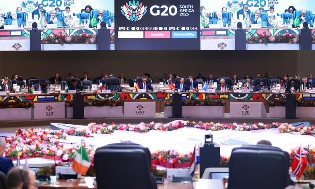 photo-1763921579831 photo-1763921579831