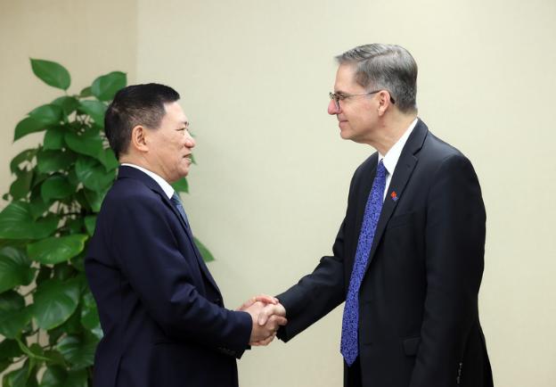 政府副总理胡德福会见世行副行长哈拉米略- Ảnh 1. 政府副总理胡德福会见世行副行长哈拉米略- Ảnh 1.