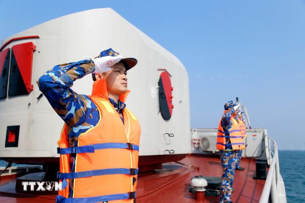 越中海军编队在北部湾开展联合巡逻- Ảnh 1.