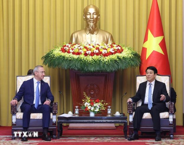越南国家主席梁强会见俄罗斯卡卢加州州长弗拉迪斯拉夫·沙什帕- Ảnh 1. 越南国家主席梁强会见俄罗斯卡卢加州州长弗拉迪斯拉夫·沙什帕- Ảnh 1.