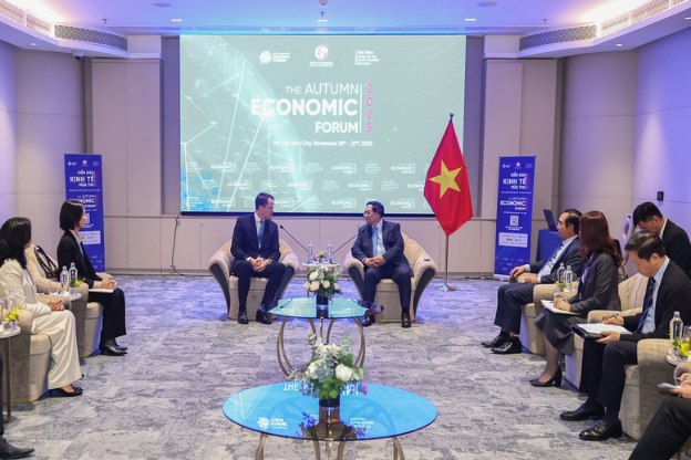 photo-1764148415416 photo-1764148415416