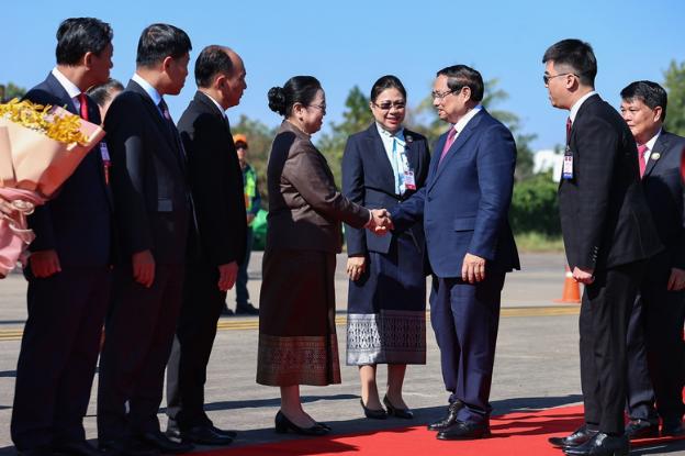 photo-1764661590824 photo-1764661590824