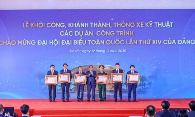 范明政总理出席全国234个重点项目和工程的开工、竣工仪式- Ảnh 5.