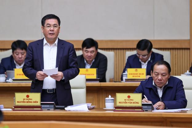 photo-1765125690723 photo-1765125690723