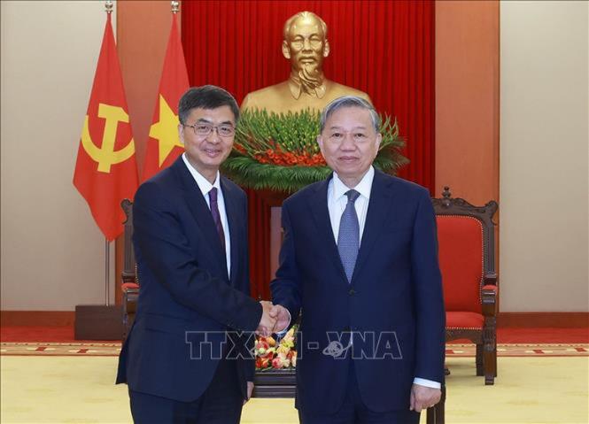 越共中央总书记苏林会见中国广西壮族自治区党委书记陈刚