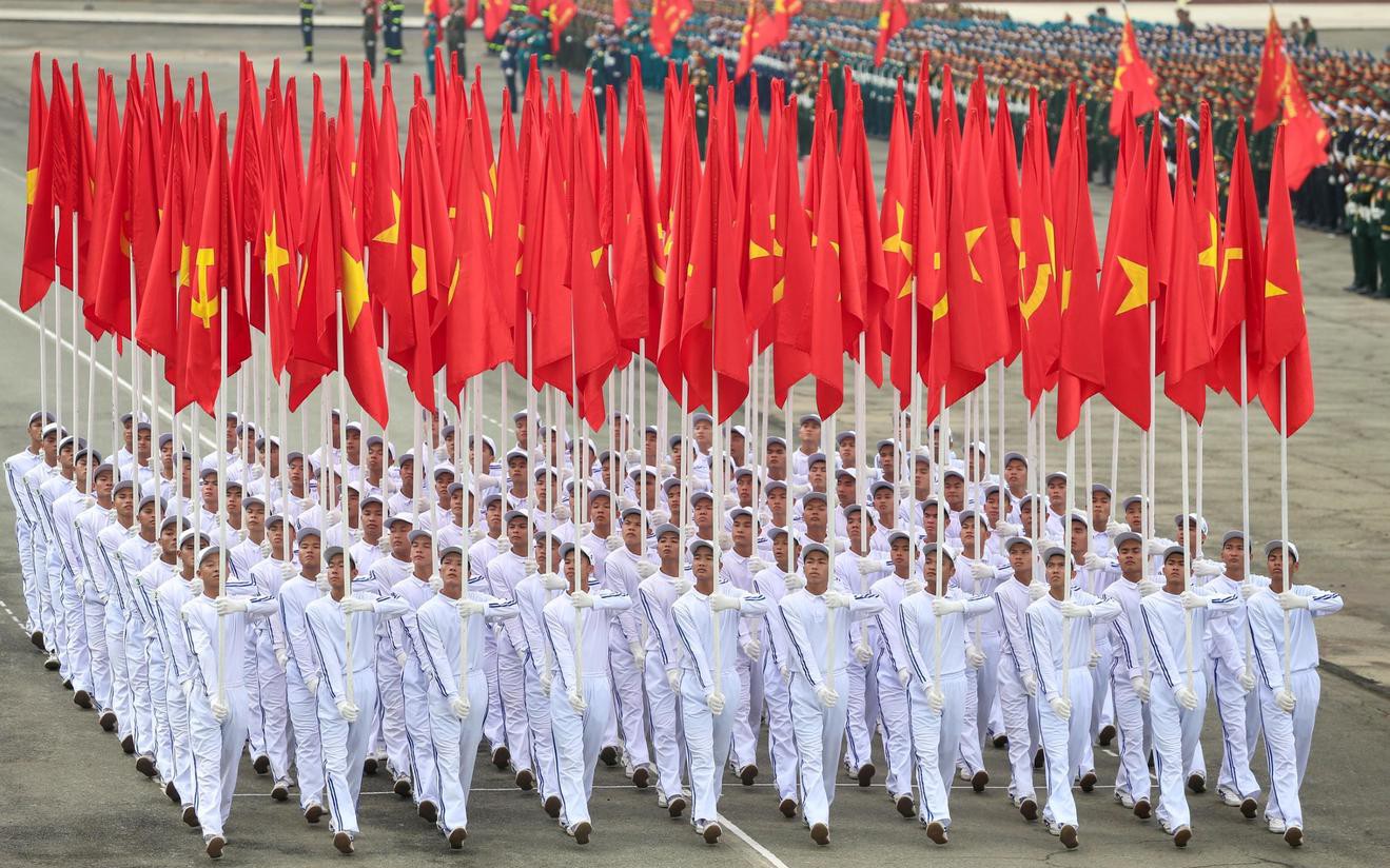 https://bcp.cdnchinhphu.vn/359255642496790528/2025/4/28/dat-nuoc-tron-niem-vui-17457115840172065077972-1745809598140806862247-0-0-824-1319-crop-1745809600186228986371.jpg
