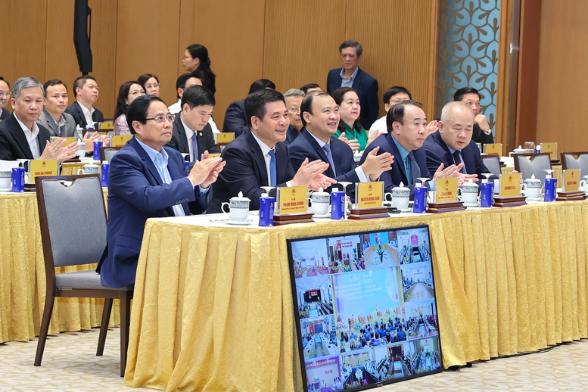 photo-1744170236801 photo-1744170236801