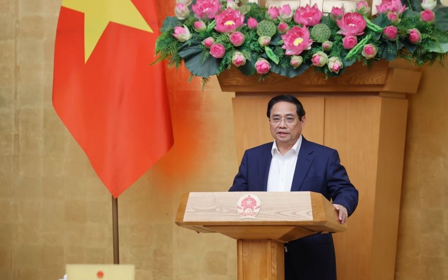 范明正总理主持召开政府立法专题会议，审议多项重要内容